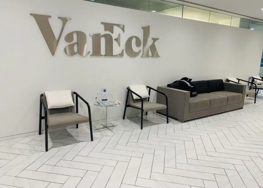 VanEck files first Solana spot ETF application in the U.S.