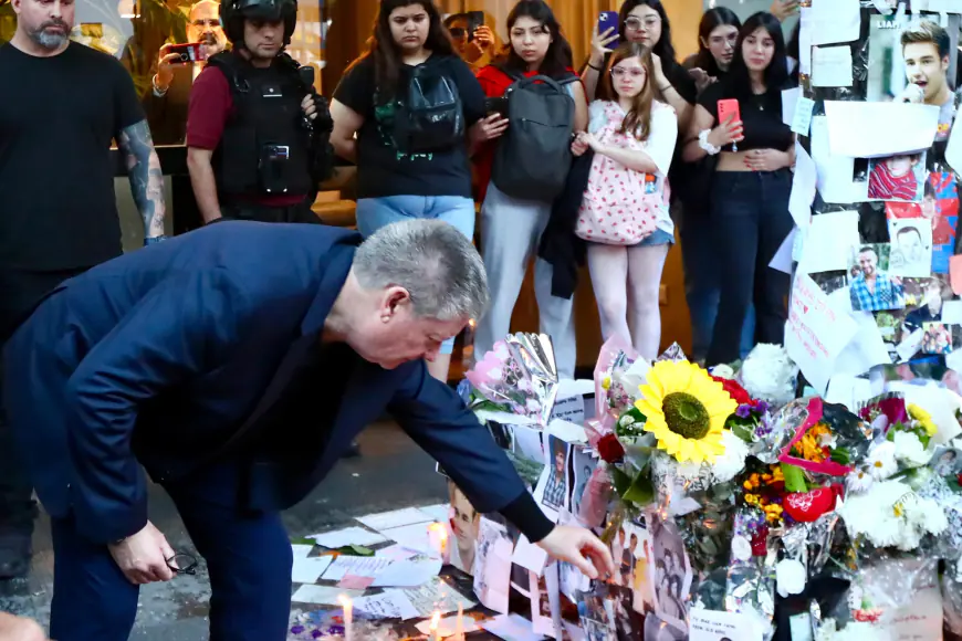 Liam Payne's Dad Geoff Views Fan Tributes to Late Singer in Argentina