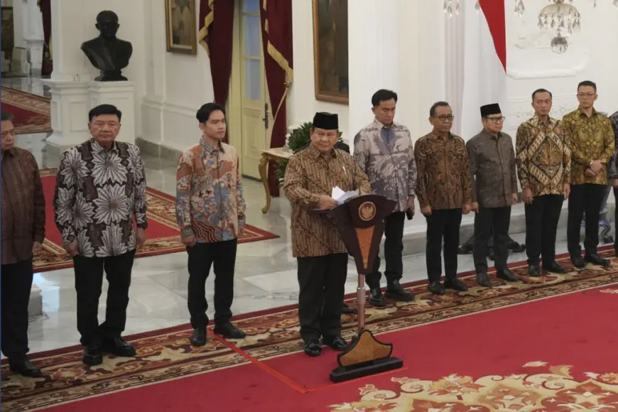 Indonesia’s new president announces Cabinet. It’s the largest in the country’s history