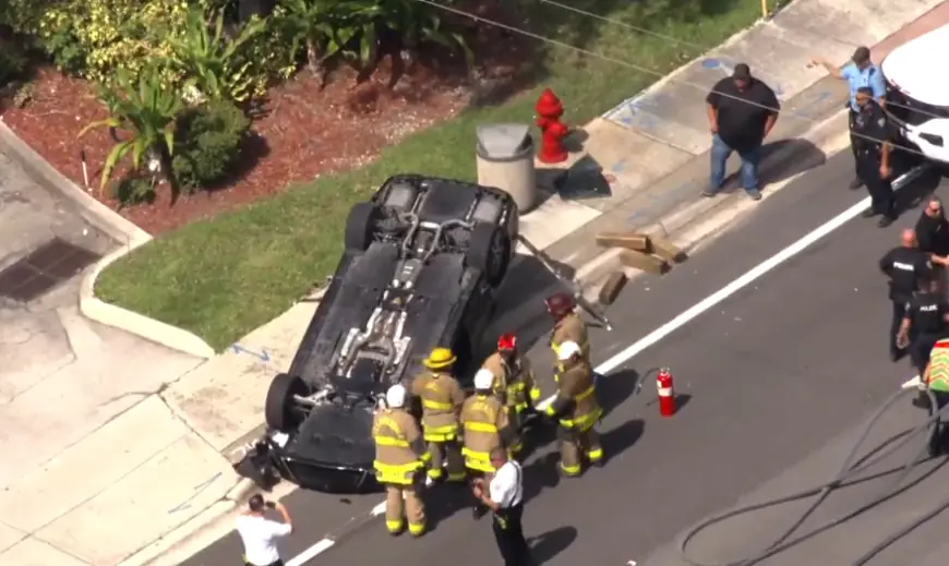 2 hospitalized with non-life-threatening injuries  after rollover crash in Fort Lauderdale