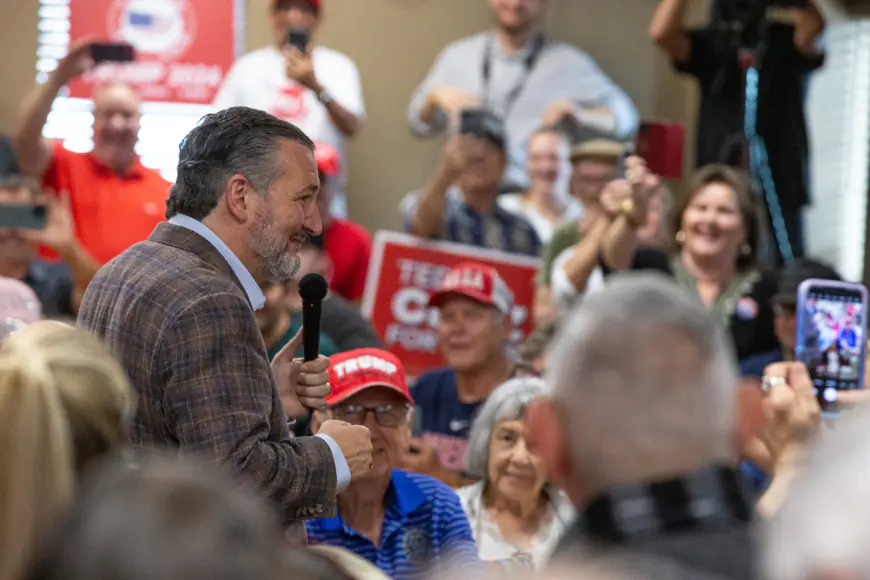 U.S. Sen. Ted Cruz campaigns in Corpus Christi, visiting marina and bakery