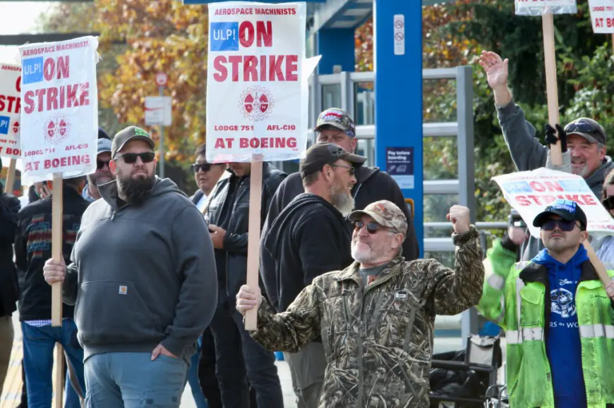 Boeing expected to report big Q3 loss, then wait for results of vote by striking workers