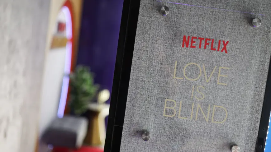 This Love Is Blind technique lets you watch like a contestant