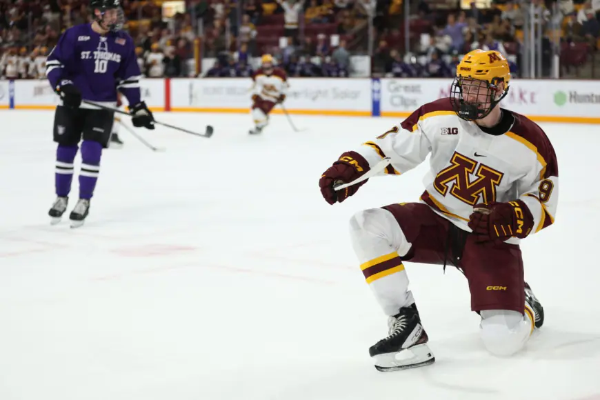 Gopher men’s hockey beats St. Thomas 7-1