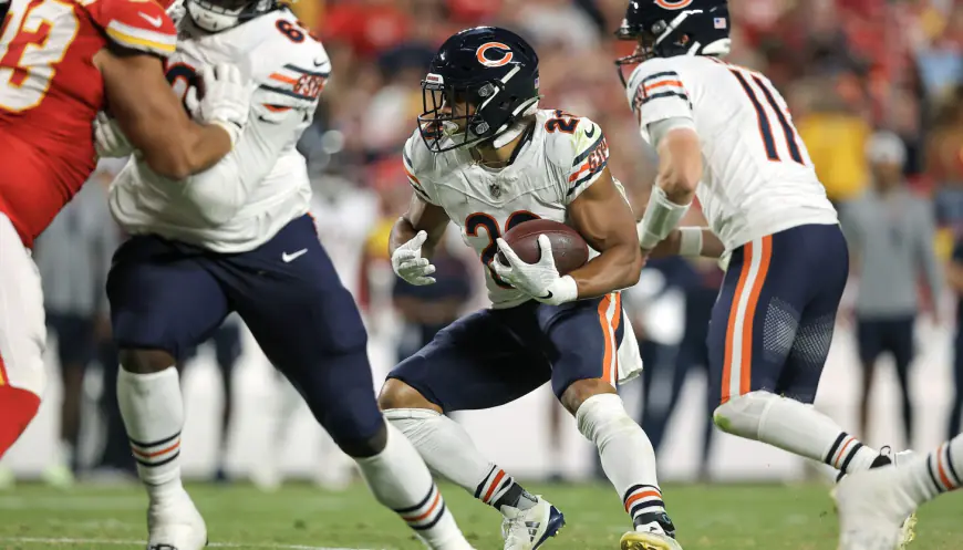 Bears add RB Travis Homer, DE Jacob Martin from injured reserve