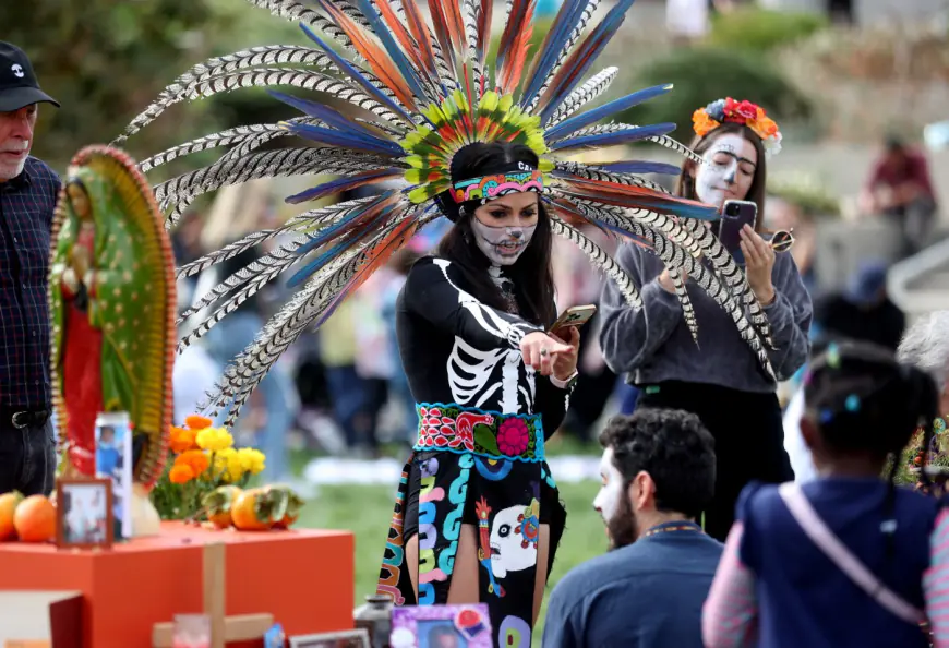 Photos: Oakland Museum of California celebrates 30th annual Día de los Muertos