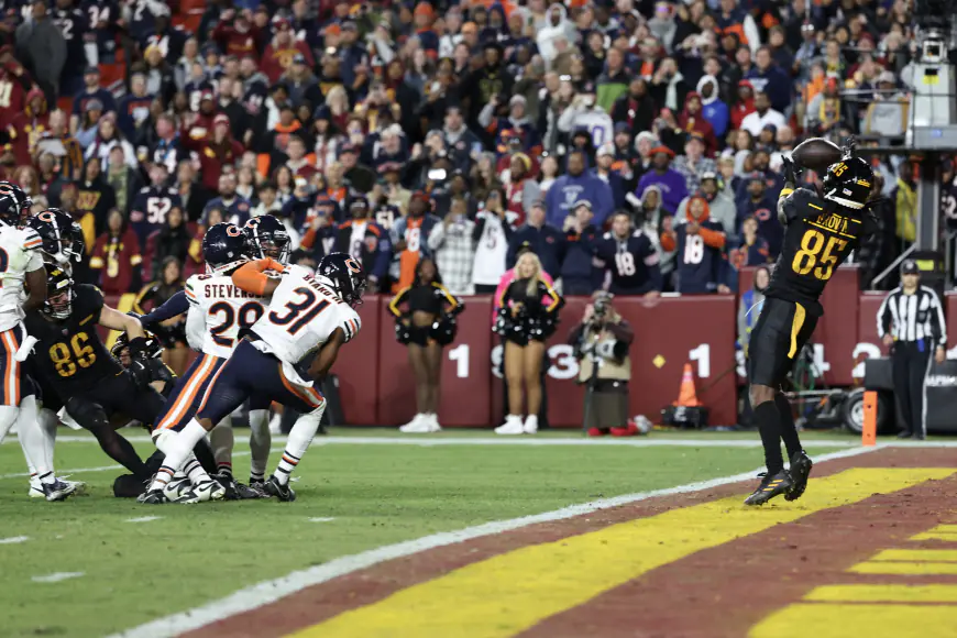 Buzzer-beating Hail Mary touchdown gives Commanders 18-15 win over Bears