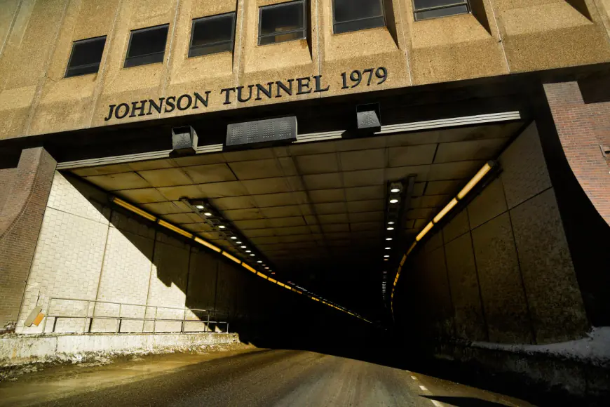 Westbound I-70 closed at Eisenhower Tunnel for multi-vehicle crash