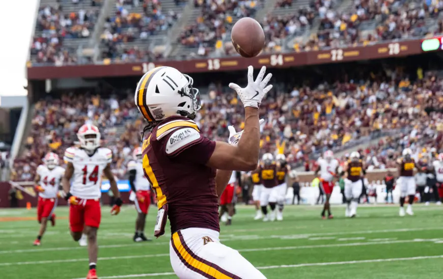 Gophers football: Receiver Elijah Spencer becomes consistent contributor