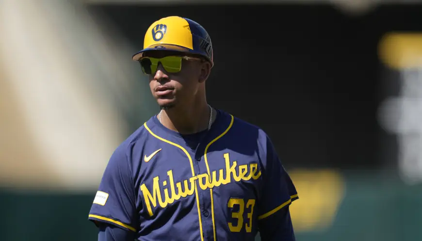 Cubs to hire Brewers first-base coach Quintin Berry as third-base coach