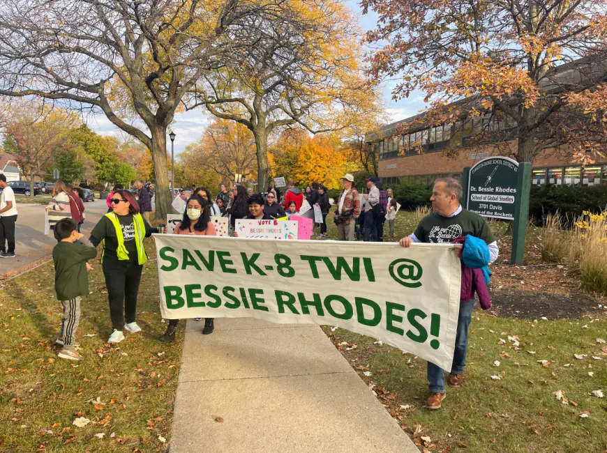 Evanston/Skokie D65 unveils alternatives to grade closures as parents and teachers protest