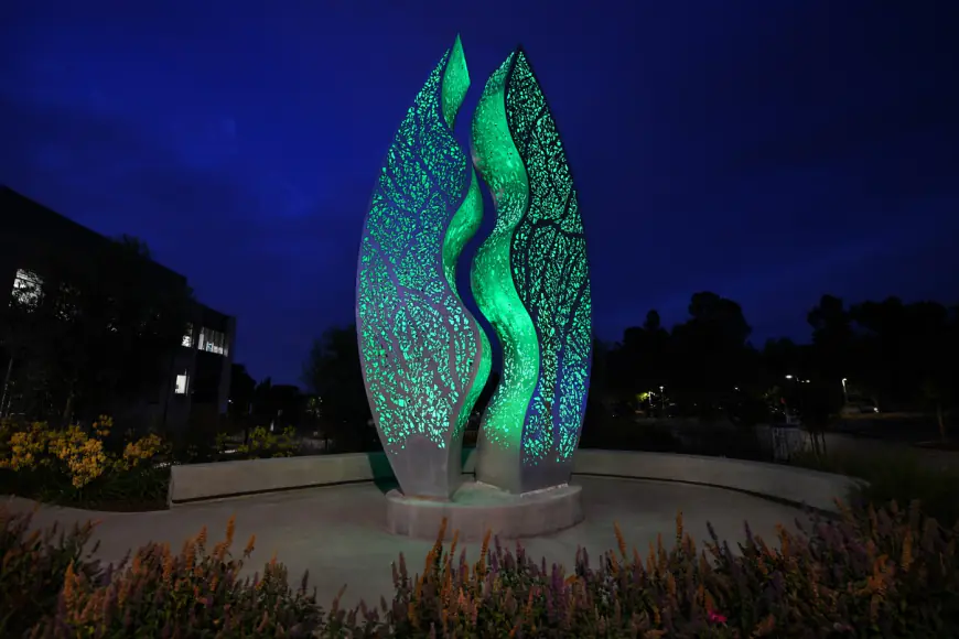 Art, light, healing: Illuminated sculptures welcome patients to Walnut Creek hospital