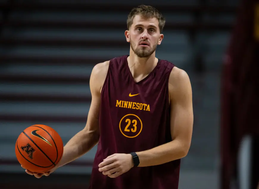 Gophers’ Parker Fox brings ‘life’ in eighth year of college basketball