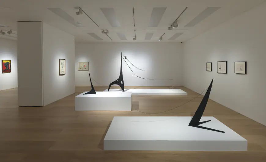 An Unprecedented Exhibition at Ben Brown Gathers Calder’s Cantilevers for the First Time