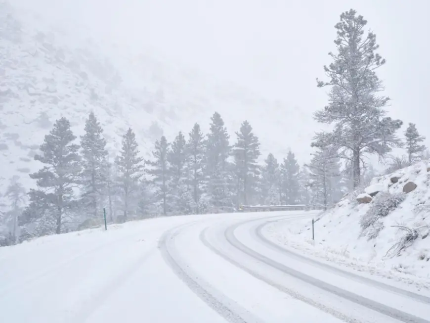 What does it take for mountain schools to close during severe weather?