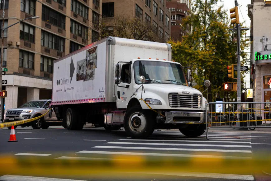 Elderly woman, 83, seriously injured by box truck in East Midtown Manhattan