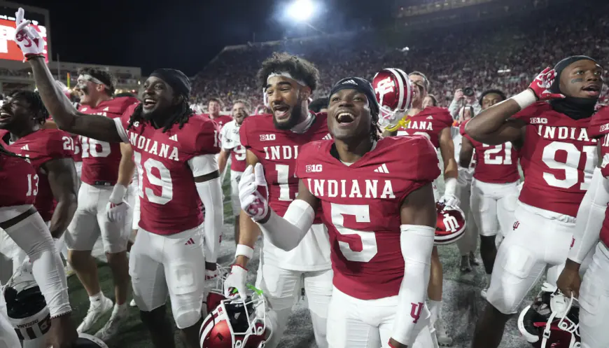 No. 8 Indiana scores 2 early TDs to beat Michigan, earn school-record 10th win