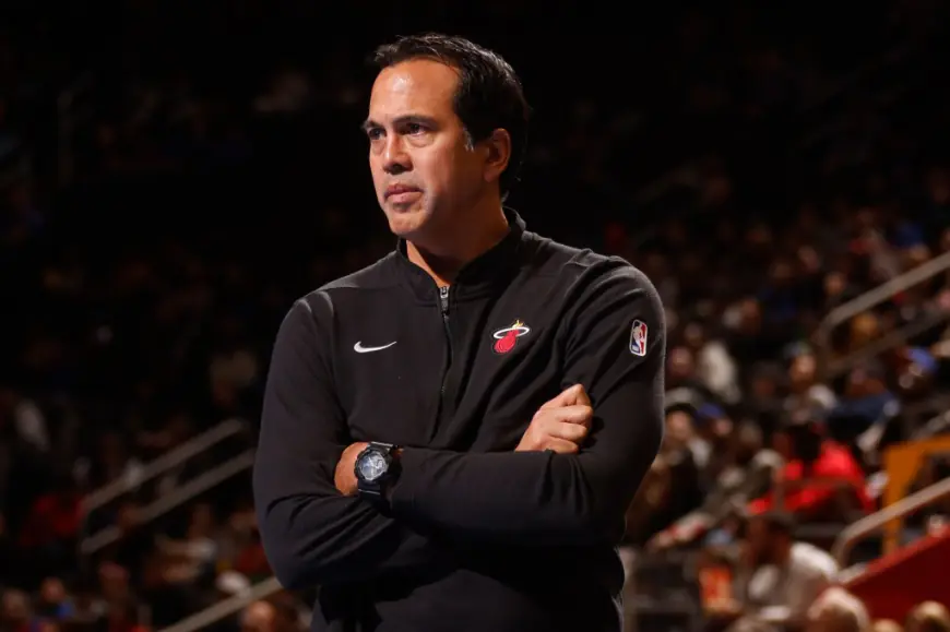 Erik Spoelstra costs Heat game with brutal Chris Webber moment — and Jalen Rose can’t believe it