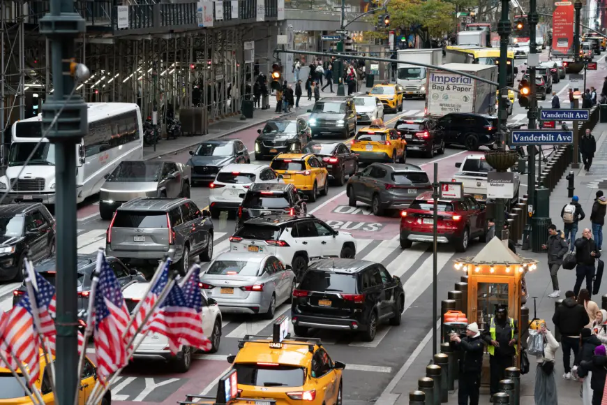 Manhattan congestion pricing will return in January at a daily base toll of $9: Gov. Hochul