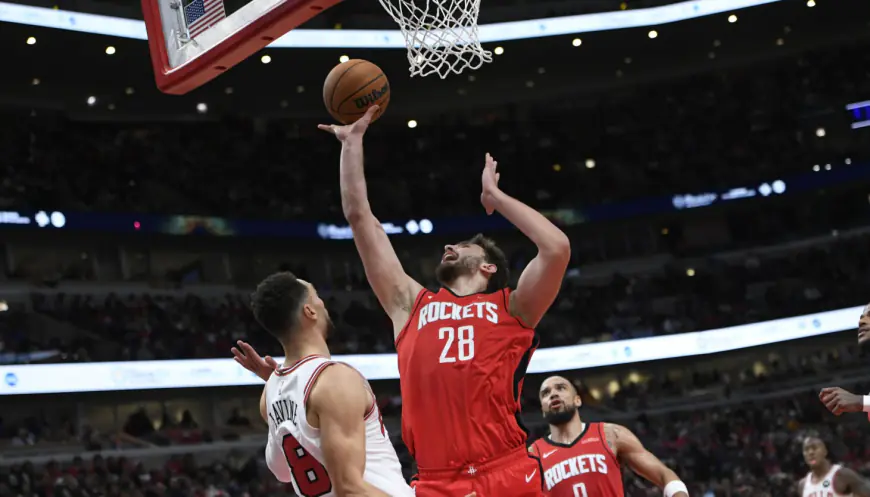 Bulls show little resistance in blowout loss to Rockets