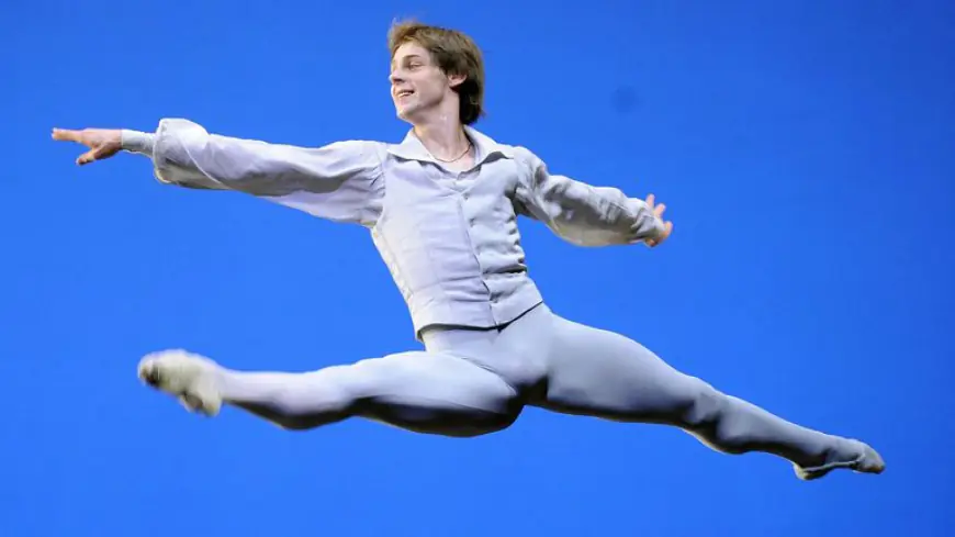 Russian Ballet Star, Putin Critic Vladimir Shklyarov Dies in Tragic Fall at 39