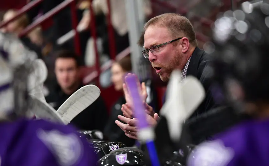 Joel Johnson abruptly resigns as St. Thomas women’s hockey coach