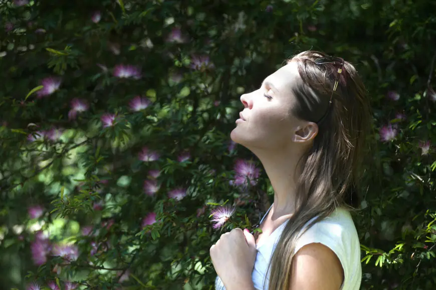 New Study Finds We Absorb Nutrients and Vitamins Just by Breathing Fresh Air