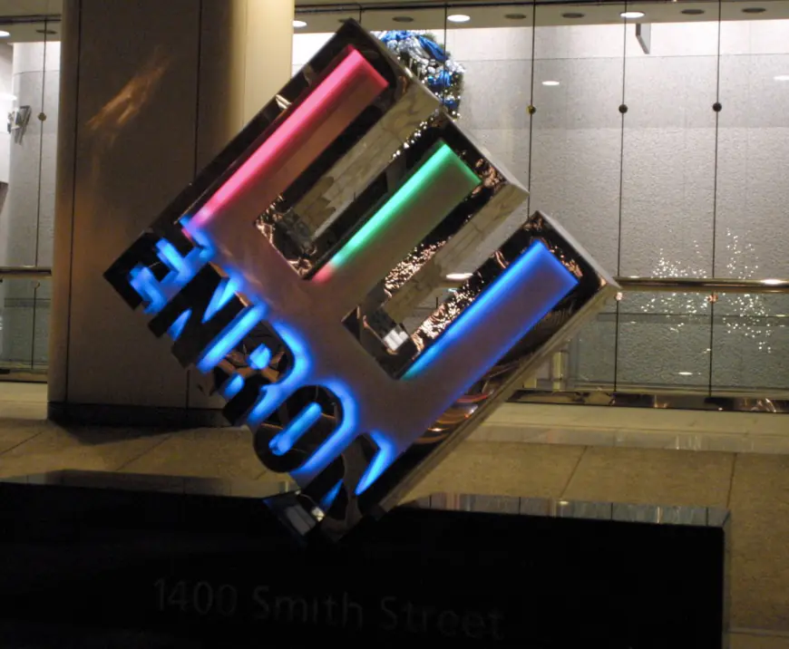 Today in History: November 28, Enron collapses