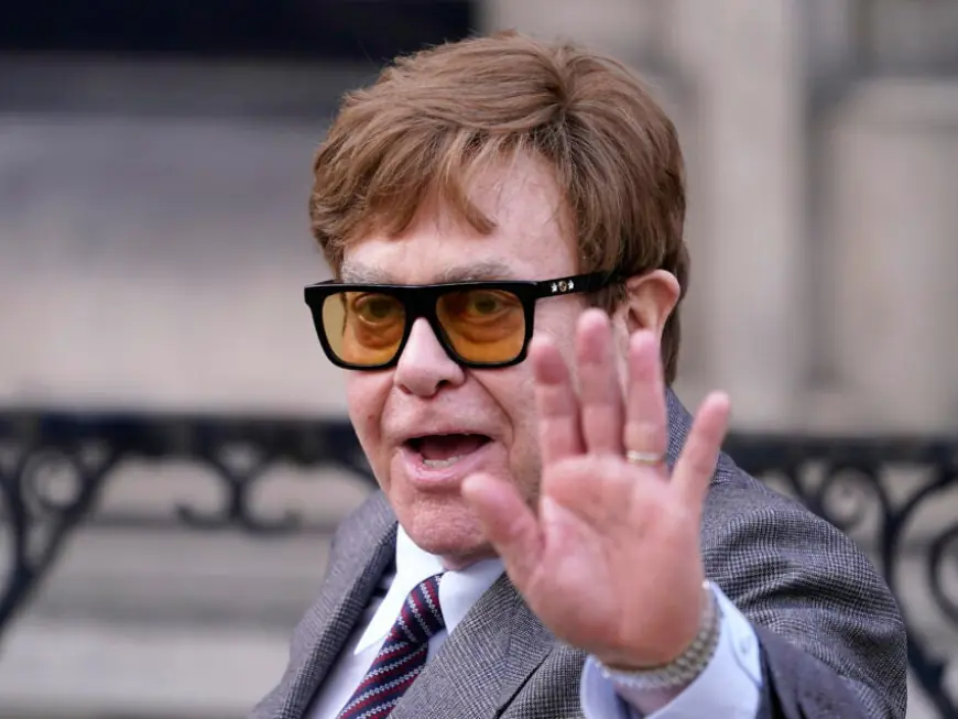 Elton John says he has lost his eyesight and struggles to see his new stage musical