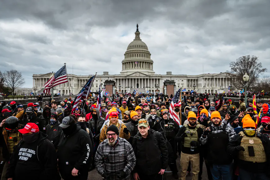 DC police officer became ‘double agent' for Proud Boys, prosecutor says