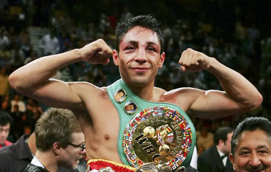 Israel Vazquez, three-time world champion boxer, dies from cancer at 46