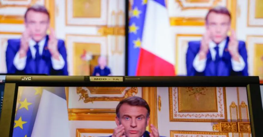 Passing the Buck: Macron Refuses Responsibility for Fall of Government, Rejects Calls to Resign