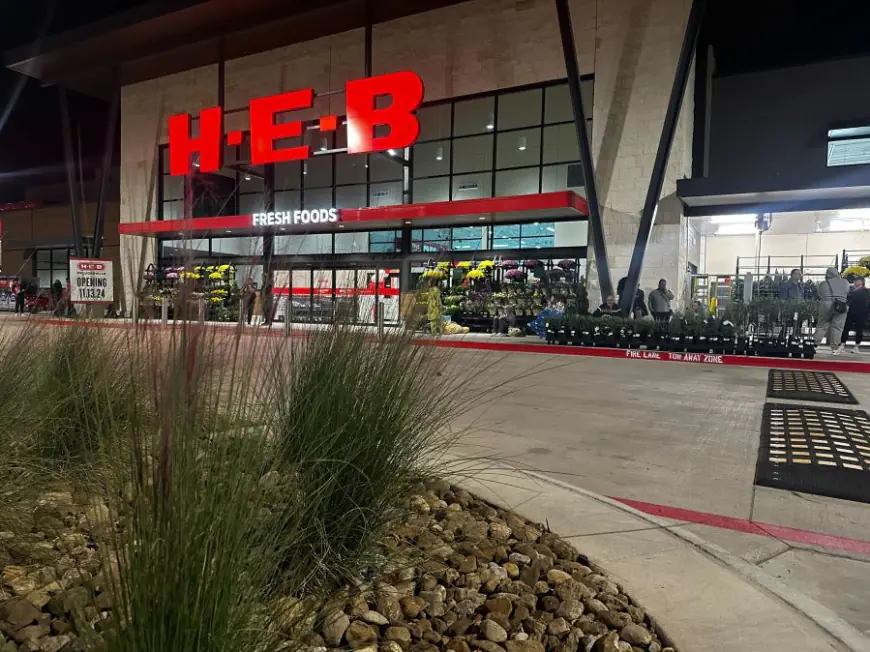 H-E-B seeks incentives to turn former landfill into new grocery store south of Austin