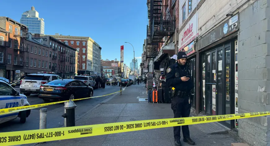 NYPD investigating daytime shooting on Canal Street in Manhattan that injured 1