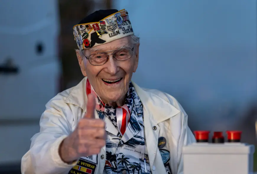 Photos: 100-year-old survivor participates in Pearl Harbor Remembrance Day