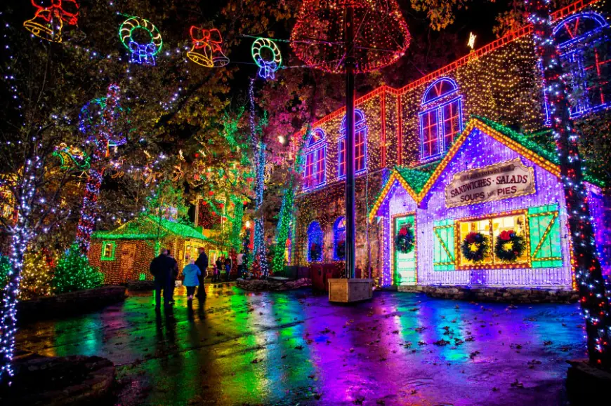 Missouri theme park ranked as top holiday light display in U.S.