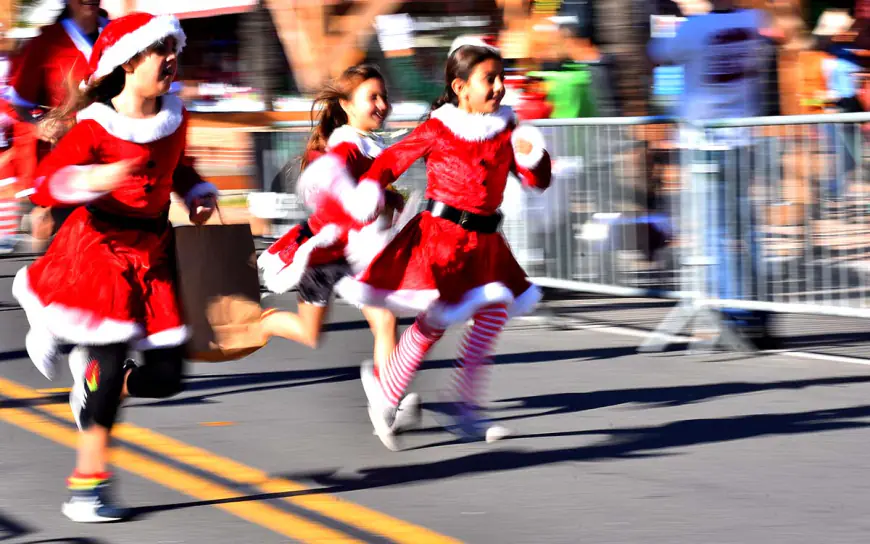 Get Ready: 7,000 Santas to Dash Through Pacific Beach for San Diego’s Fastest Holiday Tradition Saturday