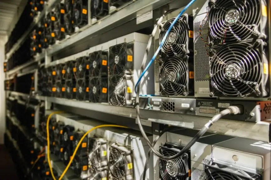 Bitcoin Miners Offload $14 Billion BTC – Price Crash To Follow?