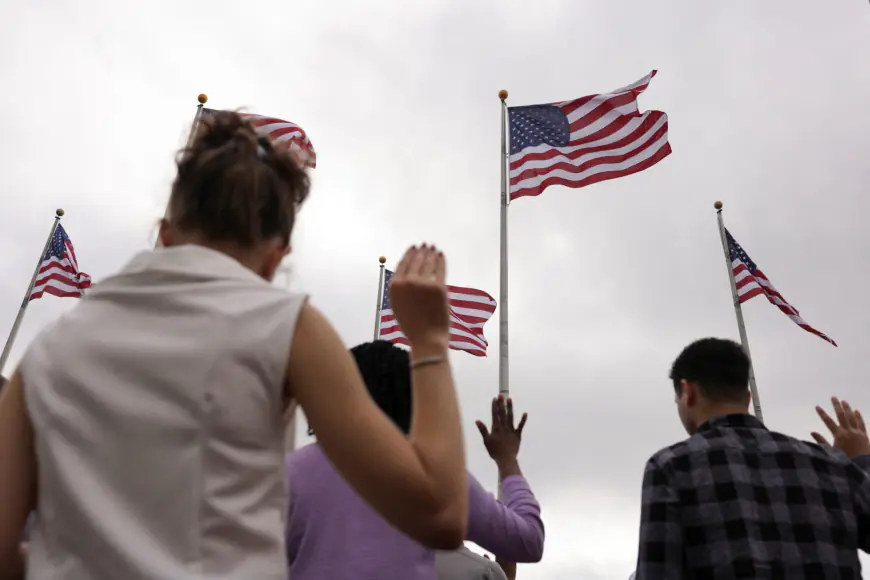 Pledging allegiance to the United States of ‘thieves’