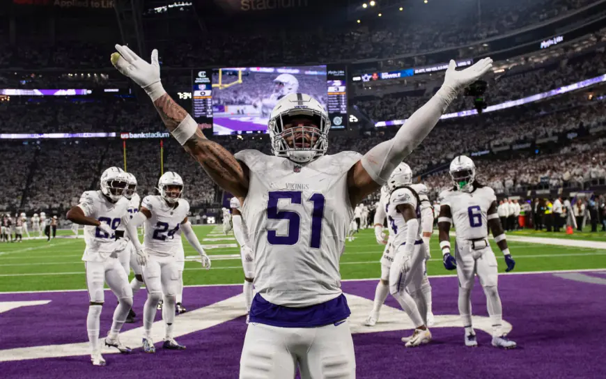 Vikings take care of business with 30-12 win over Bears