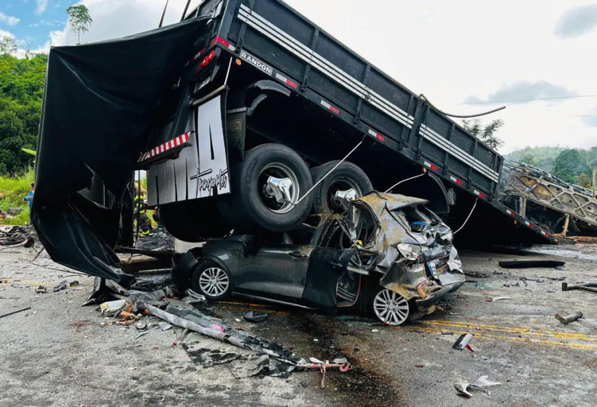 22 people die in fiery crash between passenger bus, truck in Brazil