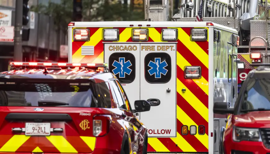 Woman killed, 4 people hurt in single-vehicle crash in West Garfield Park