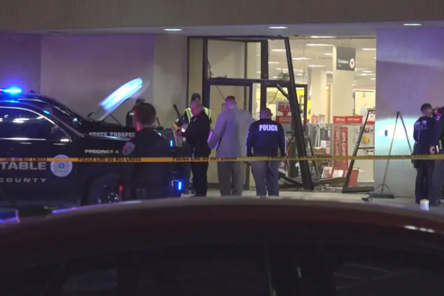 Texas man ID’d after driving into mall, injuring 5 in police chase