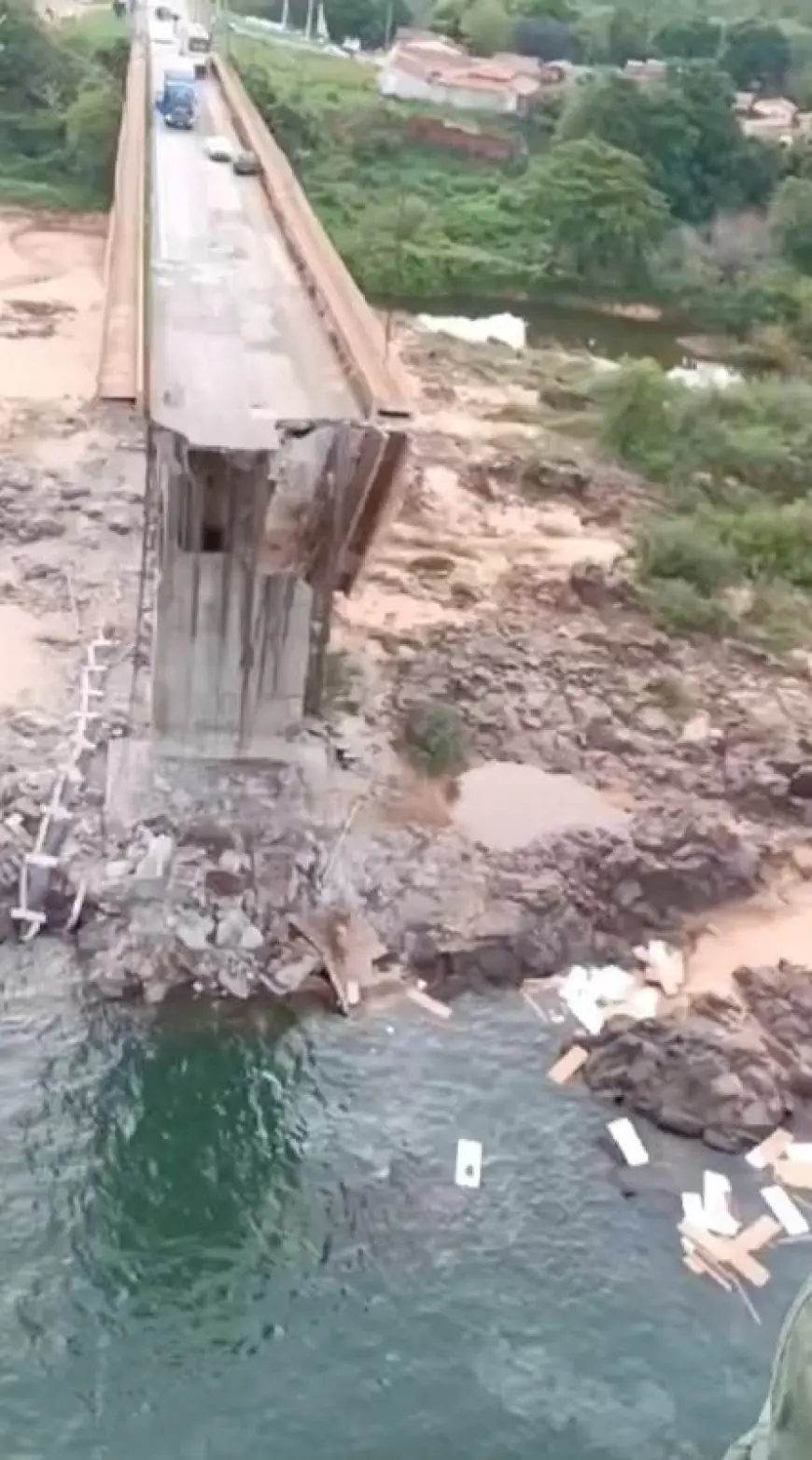 Brazil bridge collapses, spilling sulfuric acid into river