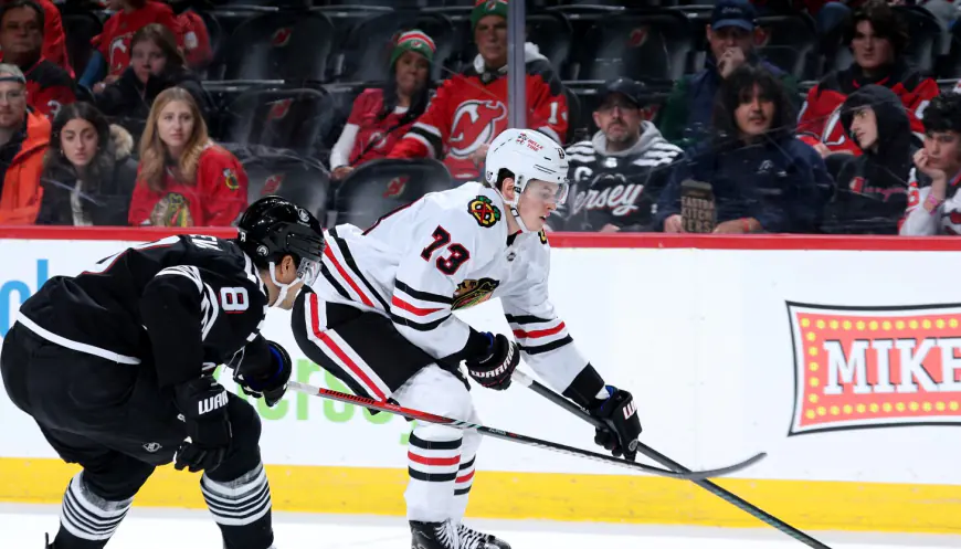 The time has come for Blackhawks to move Lukas Reichel off the fourth line