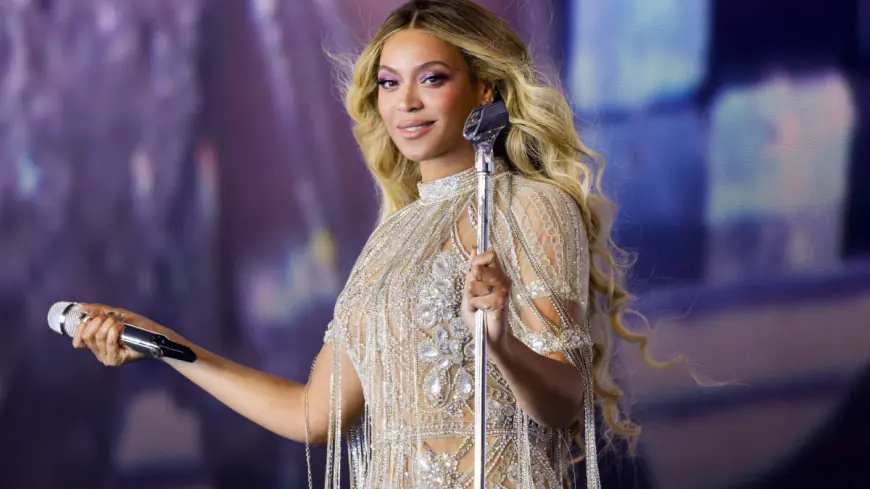 Who will join Beyoncé on stage for her epic Christmas halftime show on Netflix?