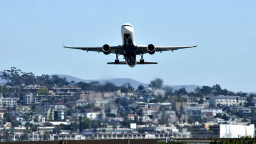 American Airlines Experiences Hour-Long Ground Stop on Christmas Eve Flights