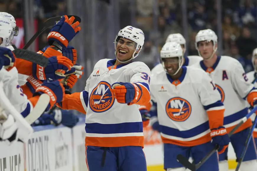 Grading every Islander at the holiday break — with just three A’s in the bunch