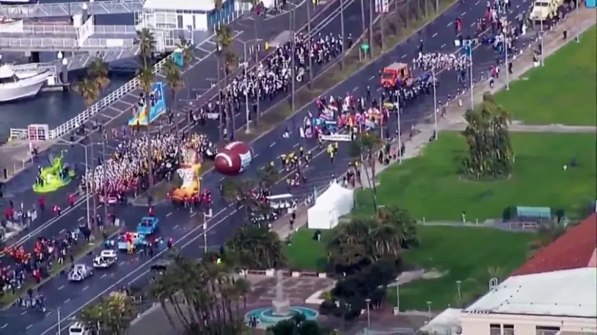 WATCH LIVE: Holiday Bowl parade marches down Harbor Drive