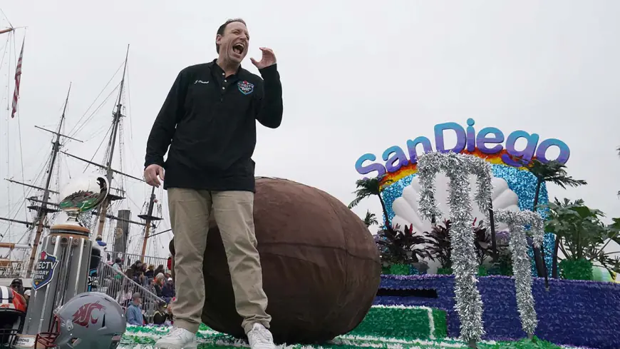 Delicious Treat at Holiday Bowl Parade: Eater GOAT Joey Chestnut Tells ’25 Plans